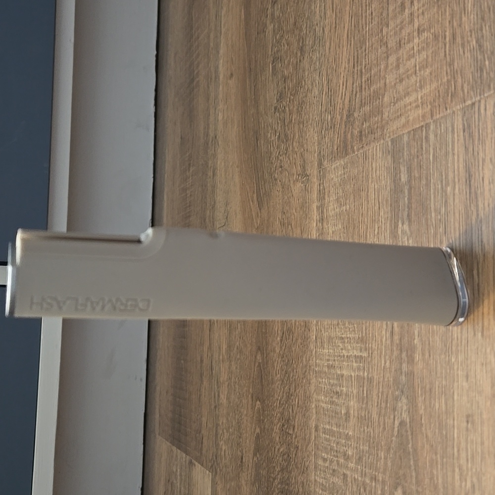 Dermaflash Exfoliating Device in Gray - Picture 3 of 3